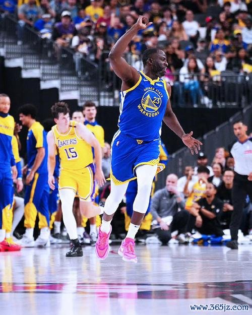 骑士狂胜勇士豪取10连胜，加兰27分库里仅12分