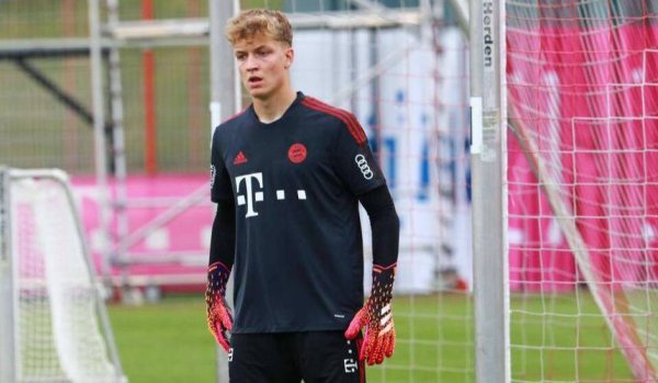 百家乐游戏 拜仁慕尼黑与门将弗吕希特尔续约至2022年