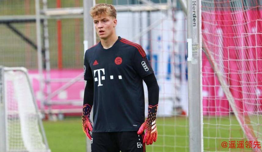 拜仁慕尼黑与门将弗吕希特尔续约至2022年